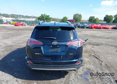 2018 Toyota Rav4 Xle из США, поврежденный, VIN JTMWFREV6JJ166861